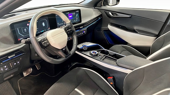 Kia EV6 8 of 12