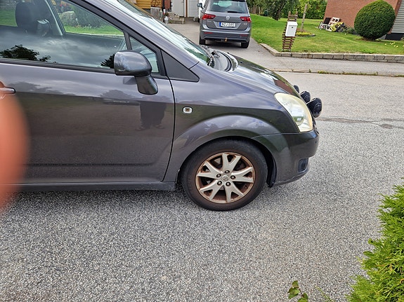Toyota Corolla Verso 5 of 5