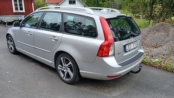Volvo V50 2 of 6
