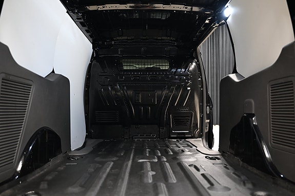 Ford Transit Connect 9 of 27