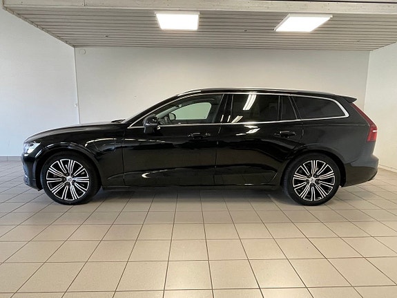 Volvo V60 2 of 7