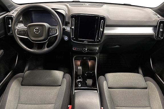 Volvo XC40 9 of 20