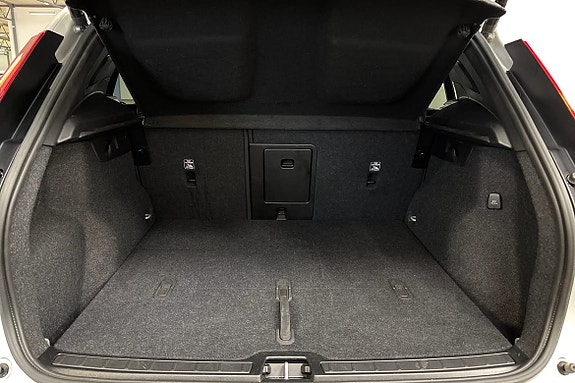Volvo XC40 13 of 20