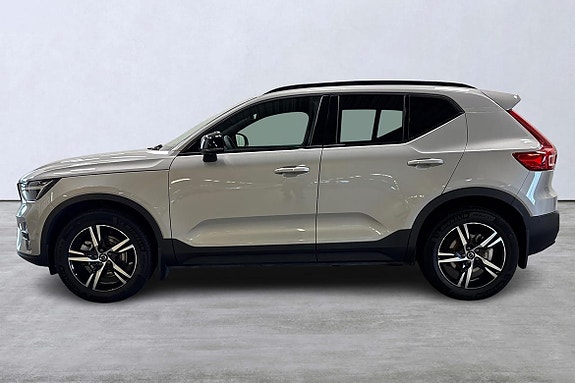 Volvo XC40 2 of 20