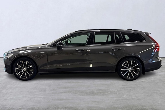 Volvo V60 2 of 26
