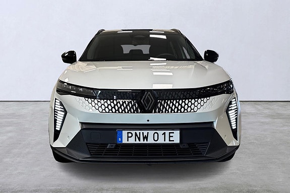 Renault Scenic E-Tech 7 of 26