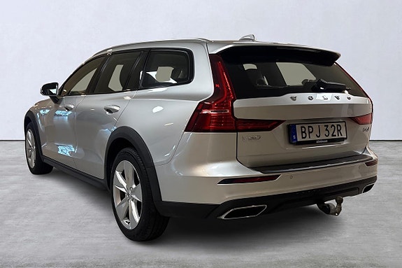 Volvo V60 Cross Country 4 of 14