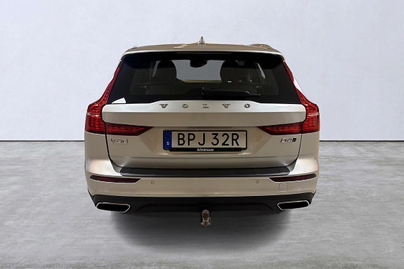 Volvo V60 Cross Country 5 of 14