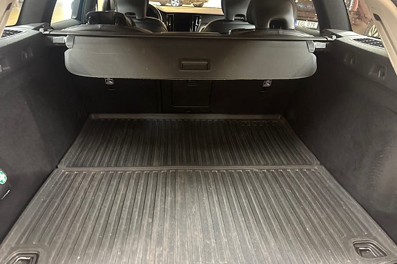Volvo V60 Cross Country 13 of 14