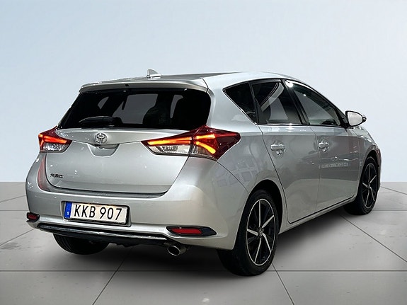Toyota Auris 6 of 23