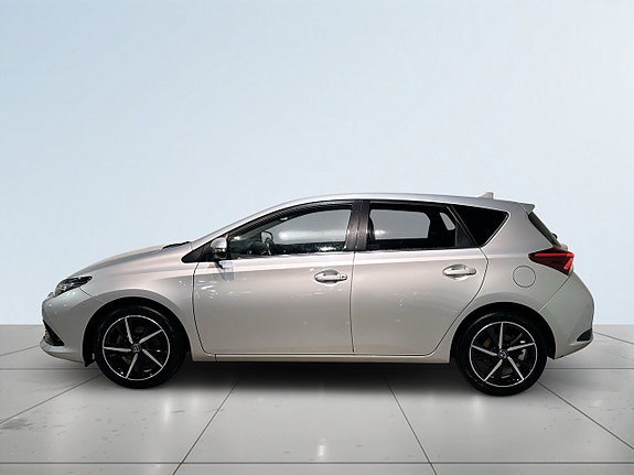Toyota Auris 4 of 23