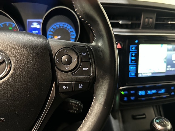 Toyota Auris 21 of 23