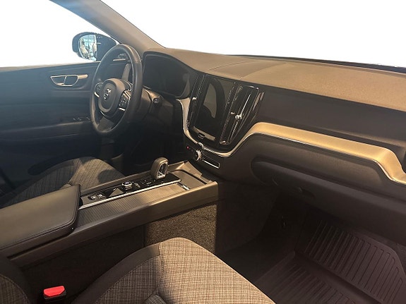 Volvo XC60 4 of 15