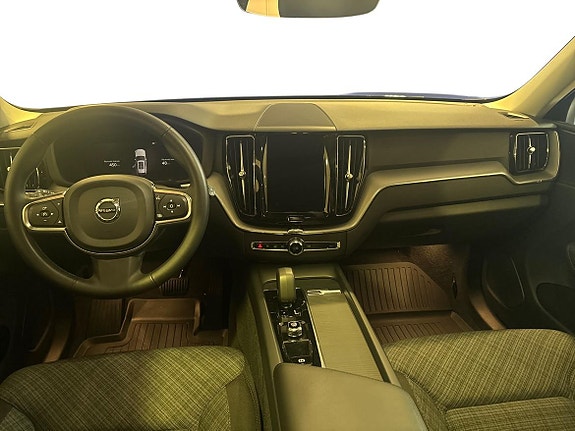 Volvo XC60 5 of 15