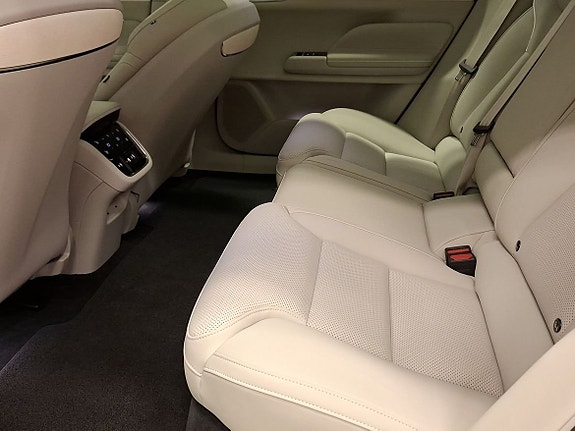 Volvo ES90 6 of 15