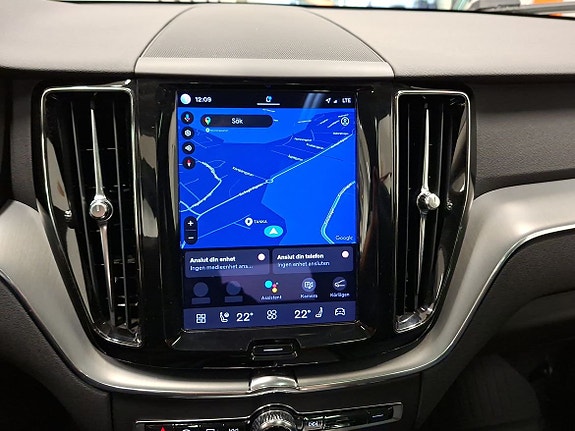 Volvo XC60 12 of 15