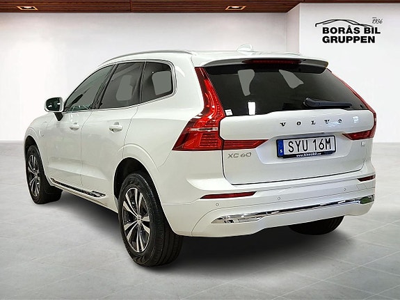 Volvo XC60 2 of 15