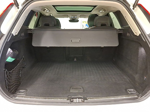 Volvo XC60 13 of 15