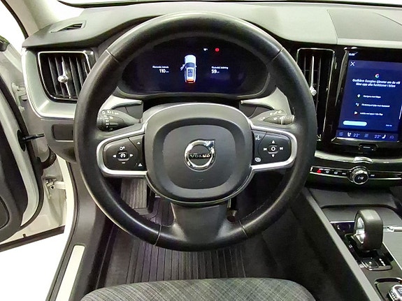 Volvo XC60 10 of 15