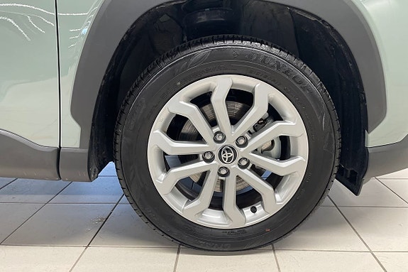 Toyota Corolla Cross 17 of 21