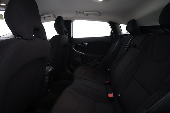 Volvo V40 10 of 18