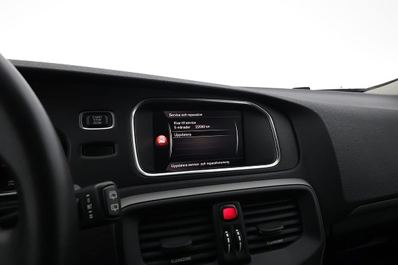 Volvo V40 14 of 18