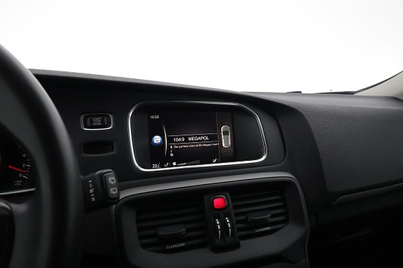 Volvo V40 12 of 18