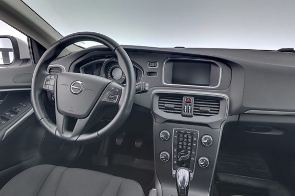 Volvo V40 8 of 18