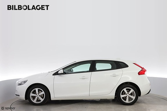Volvo V40 2 of 18
