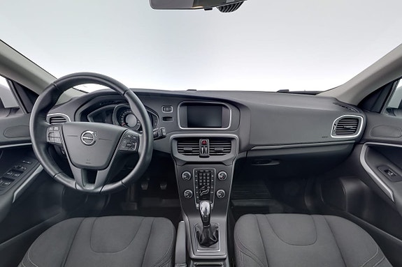 Volvo V40 7 of 18
