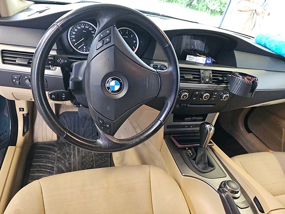 BMW 525i 6 of 7