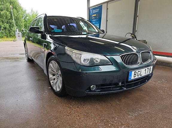 BMW 525i 2 of 7