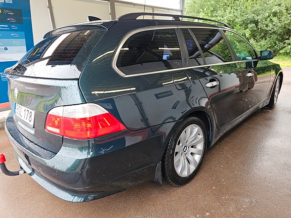 BMW 525i 5 of 7