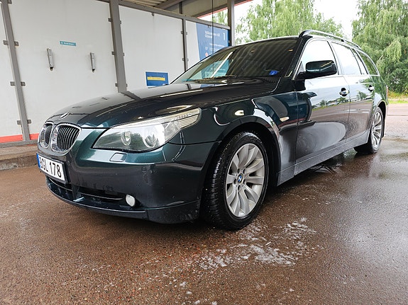 BMW 525i 3 of 7