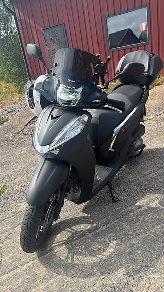 Honda SH300 2 of 6