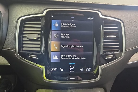 Volvo XC90 15 of 23