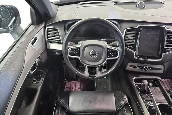 Volvo XC90 11 of 23