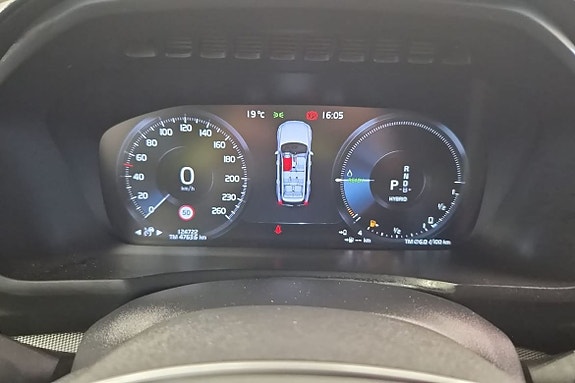 Volvo XC90 16 of 23