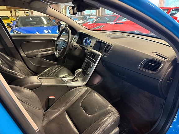 Volvo V60 16 of 18