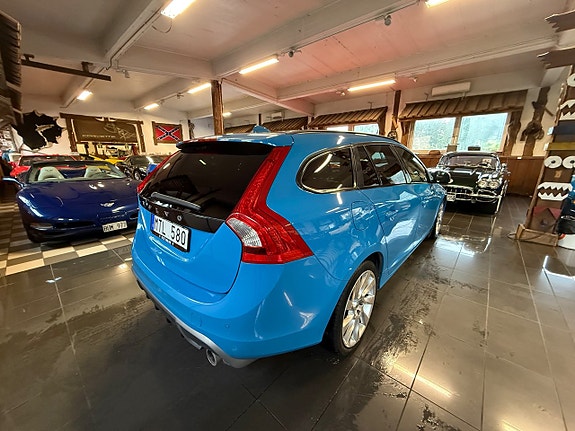 Volvo V60 7 of 18