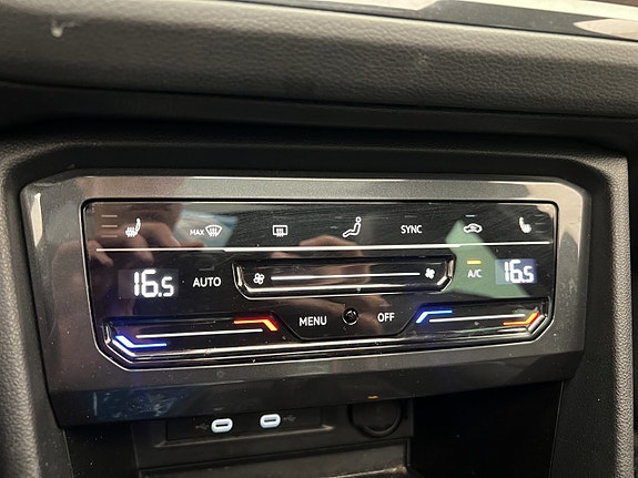 Volkswagen Tiguan 21 of 30