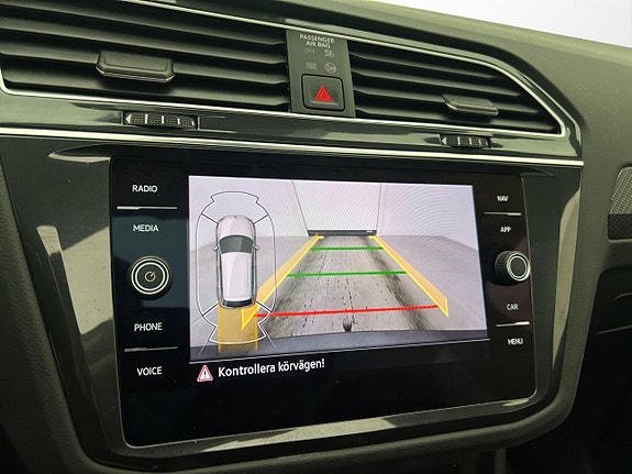 Volkswagen Tiguan 18 of 30