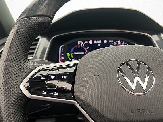Volkswagen Tiguan 15 of 30