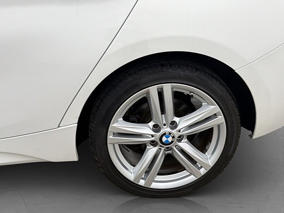 BMW 116i 26 of 28
