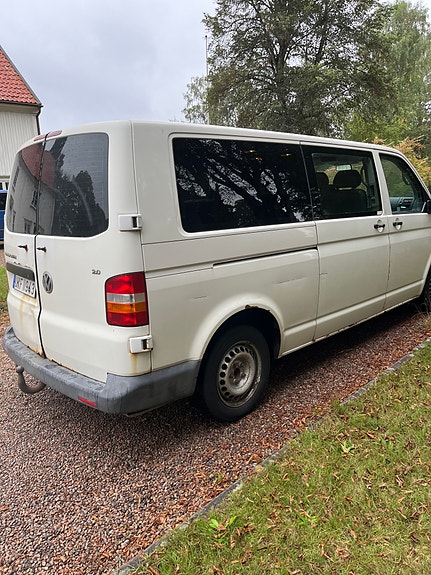 Volkswagen Shuttle 4 of 6