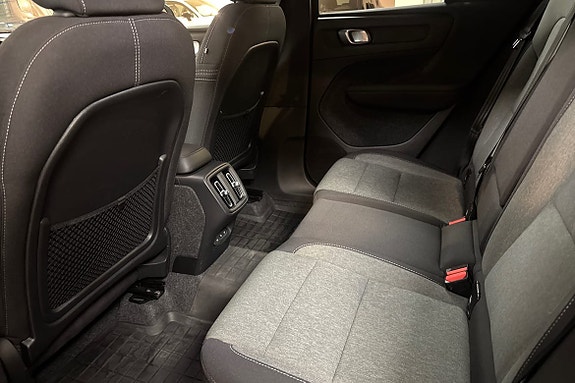 Volvo XC40 12 of 13