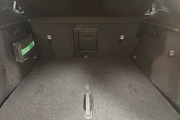 Volvo XC40 13 of 13