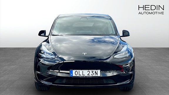 Tesla Model Y 8 of 10
