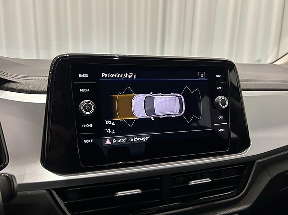 Volkswagen T-Roc 13 of 14
