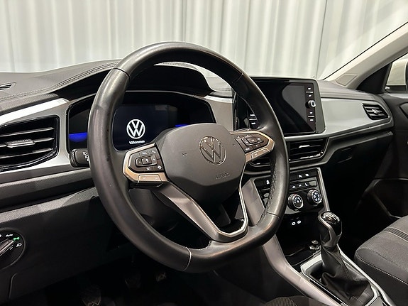 Volkswagen T-Roc 9 of 14